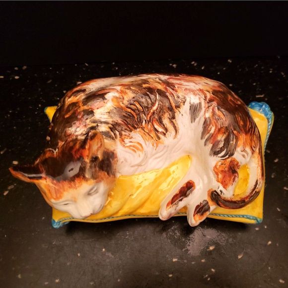 Calico Kitten Cat Sleeping on Pillow Italy Ceramic Vintage - Picture 13 of 13